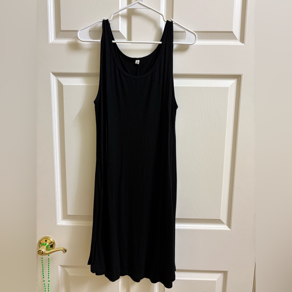 Elegant Black Sleeveless Dress